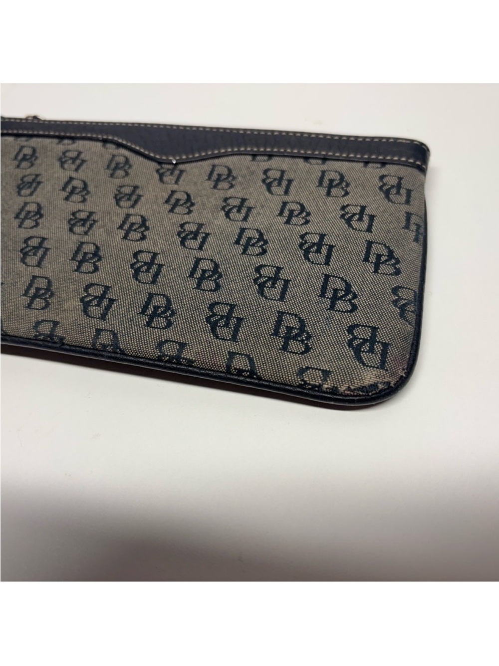 Vintage Dooney & Bourke Monogram Zip Pouch / Clutch - Picture 4 of 7